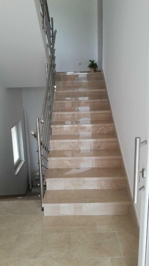 Apartmani Ticinovic Omis Exterior photo